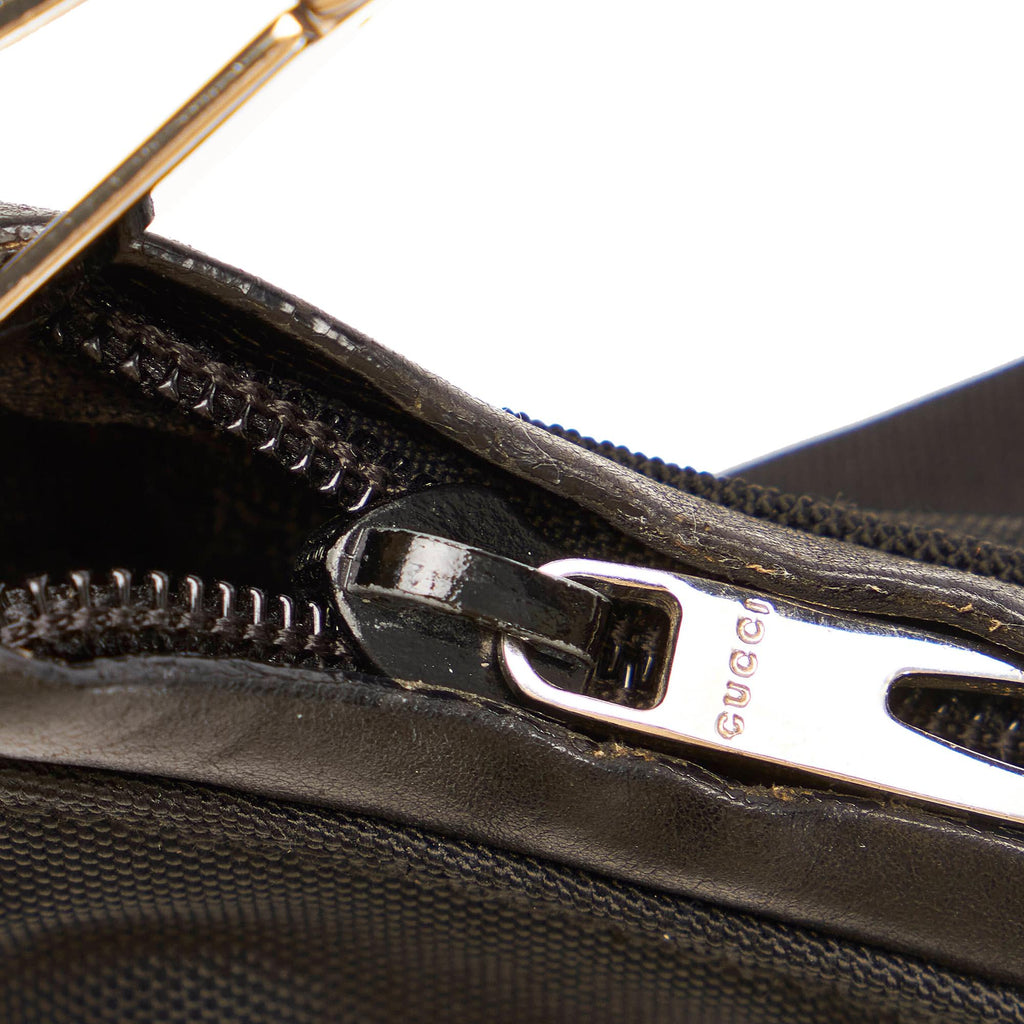 Gucci Nylon Shoulder Bag (SHG-29817)