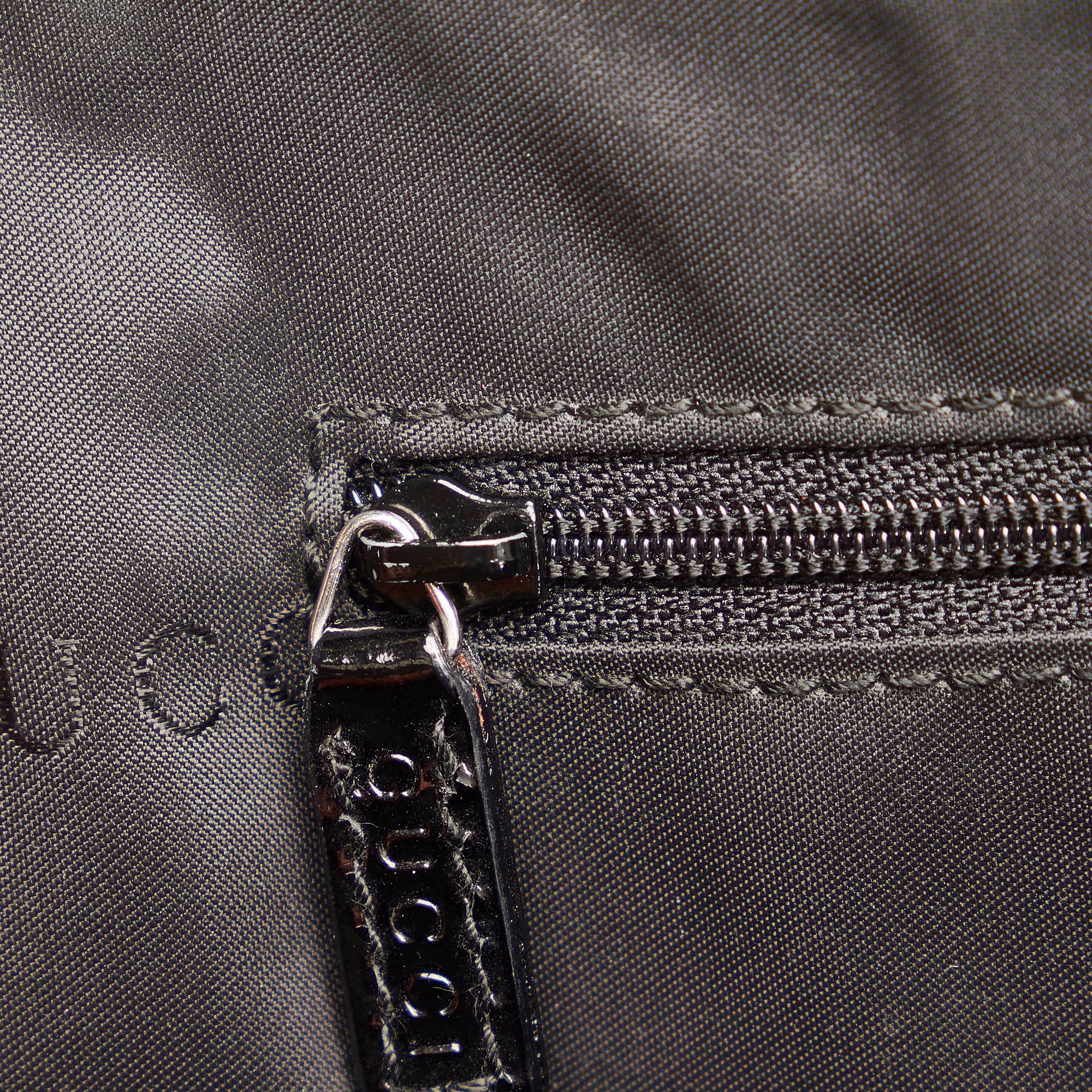 Gucci Nylon Shoulder Bag (SHG-31105)