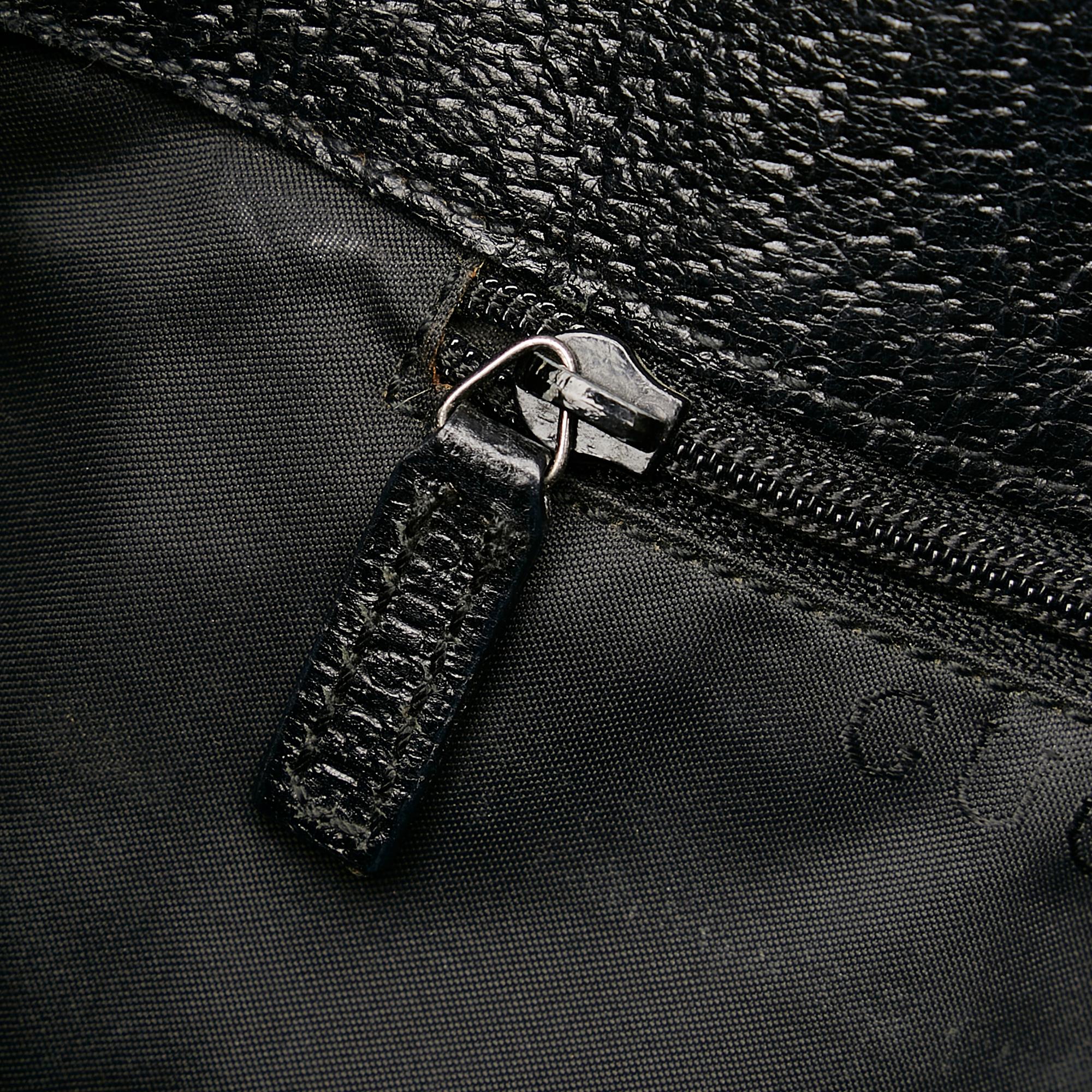 Gucci Nylon Shoulder Bag (SHG-34777)
