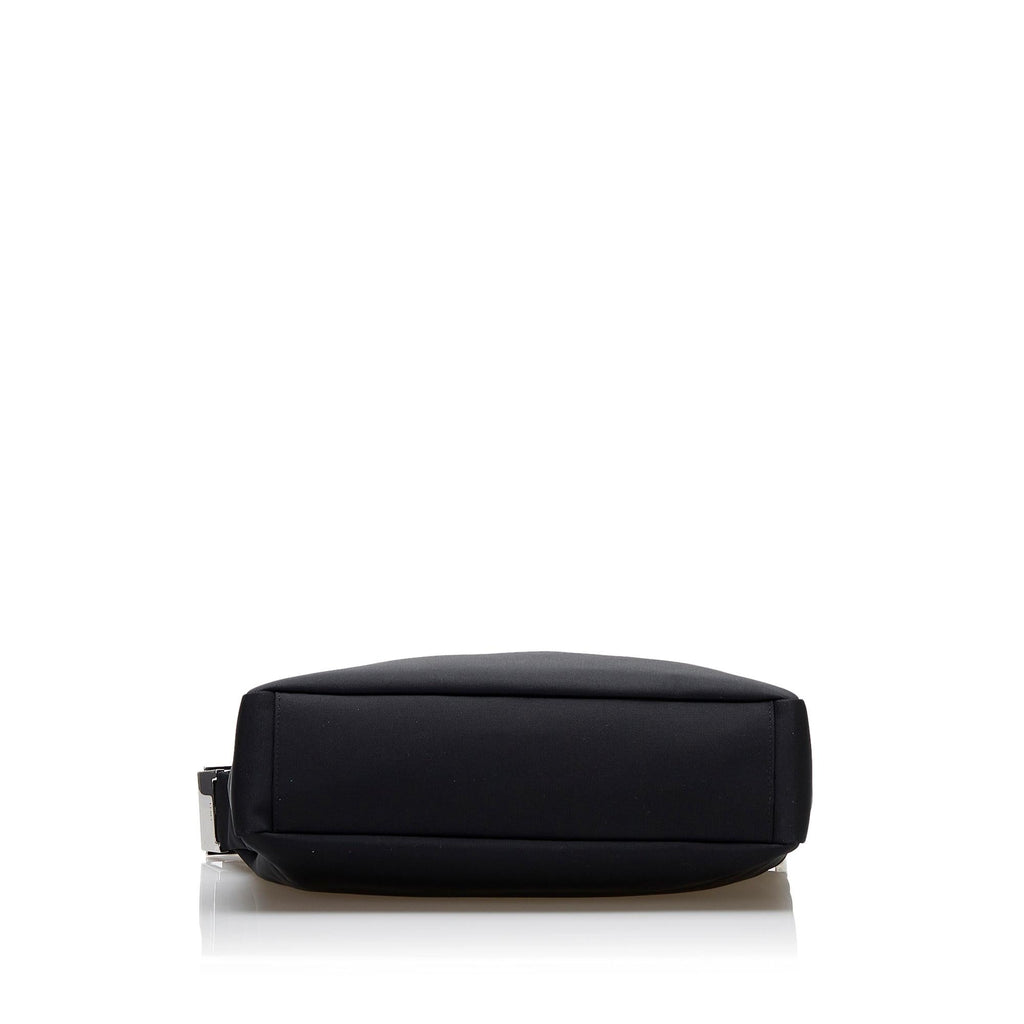 Gucci Nylon Shoulder Bag (SHG-36502)