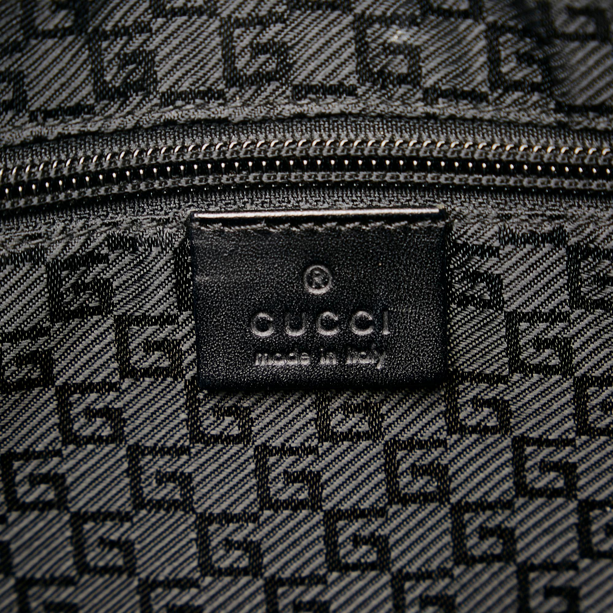Gucci Nylon Shoulder Bag (SHG-36502)