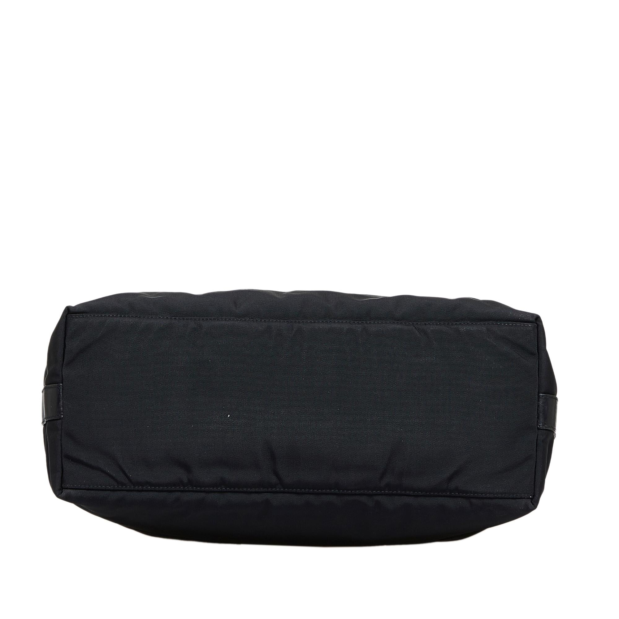 Gucci Nylon Shoulder Bag (SHG-yZTMlV)