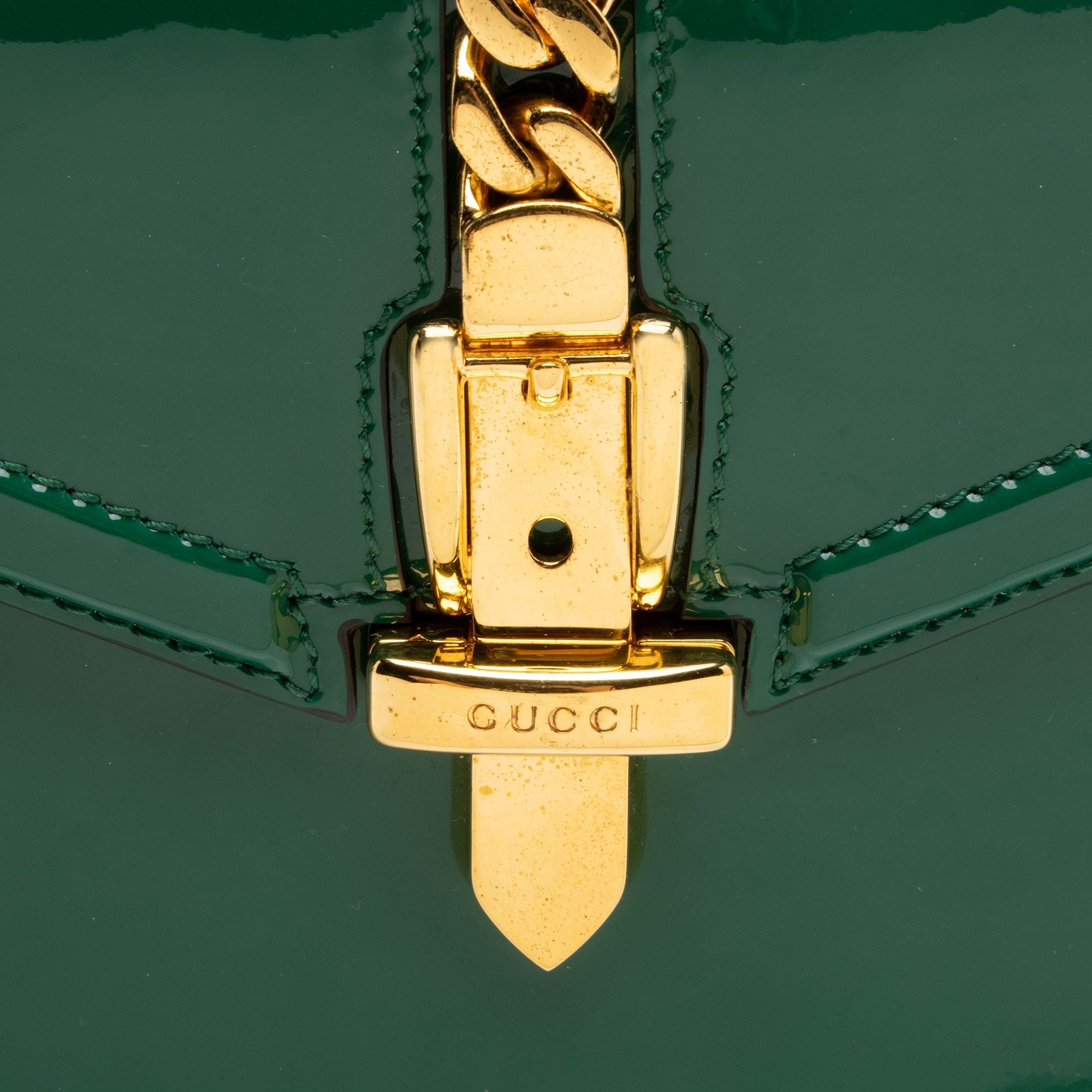 Gucci Patent Leather Sylvie 1969 Mini Top Handle (SHF-iiXdUI)