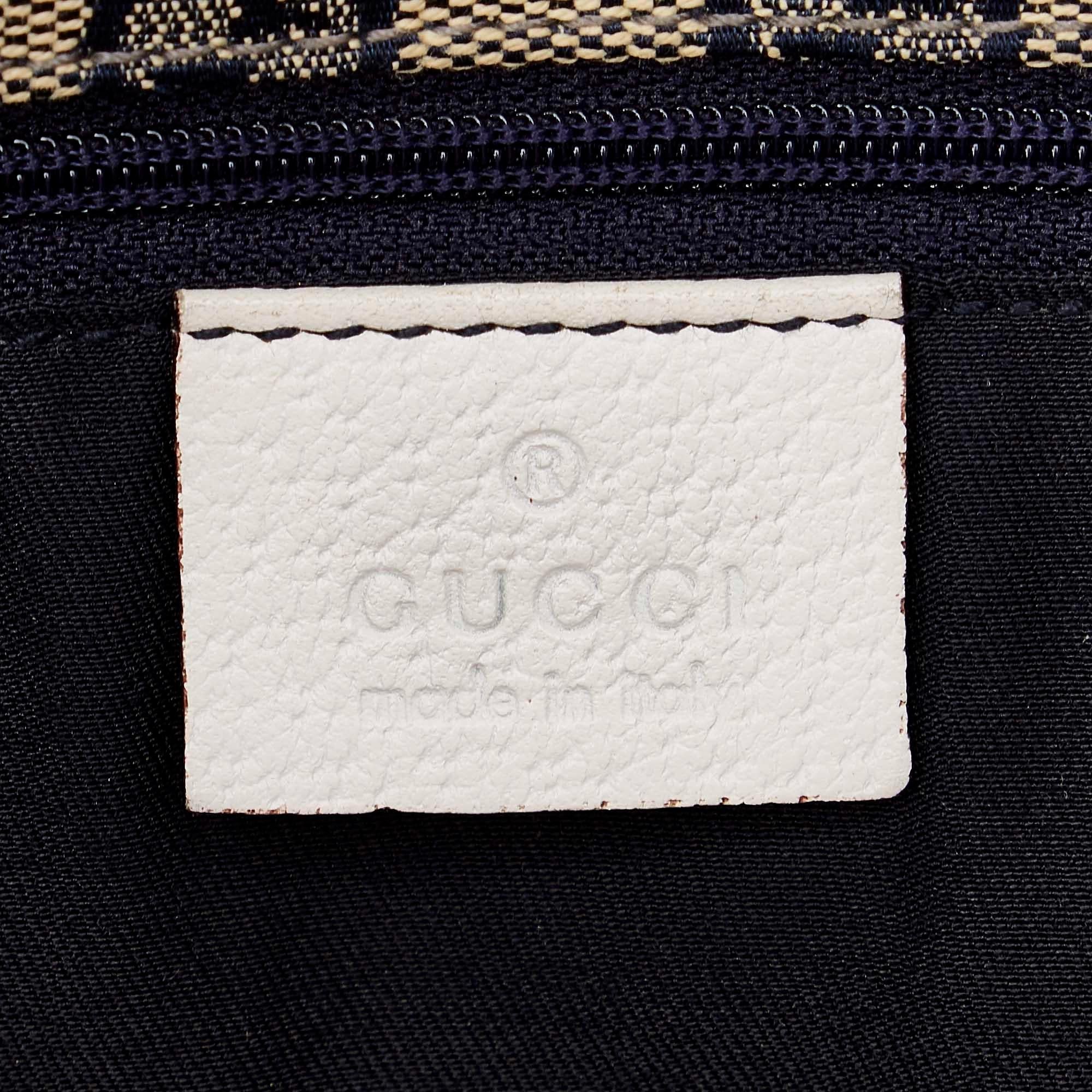 Gucci Pelham Leather Shoulder Bag (SHG-21129)