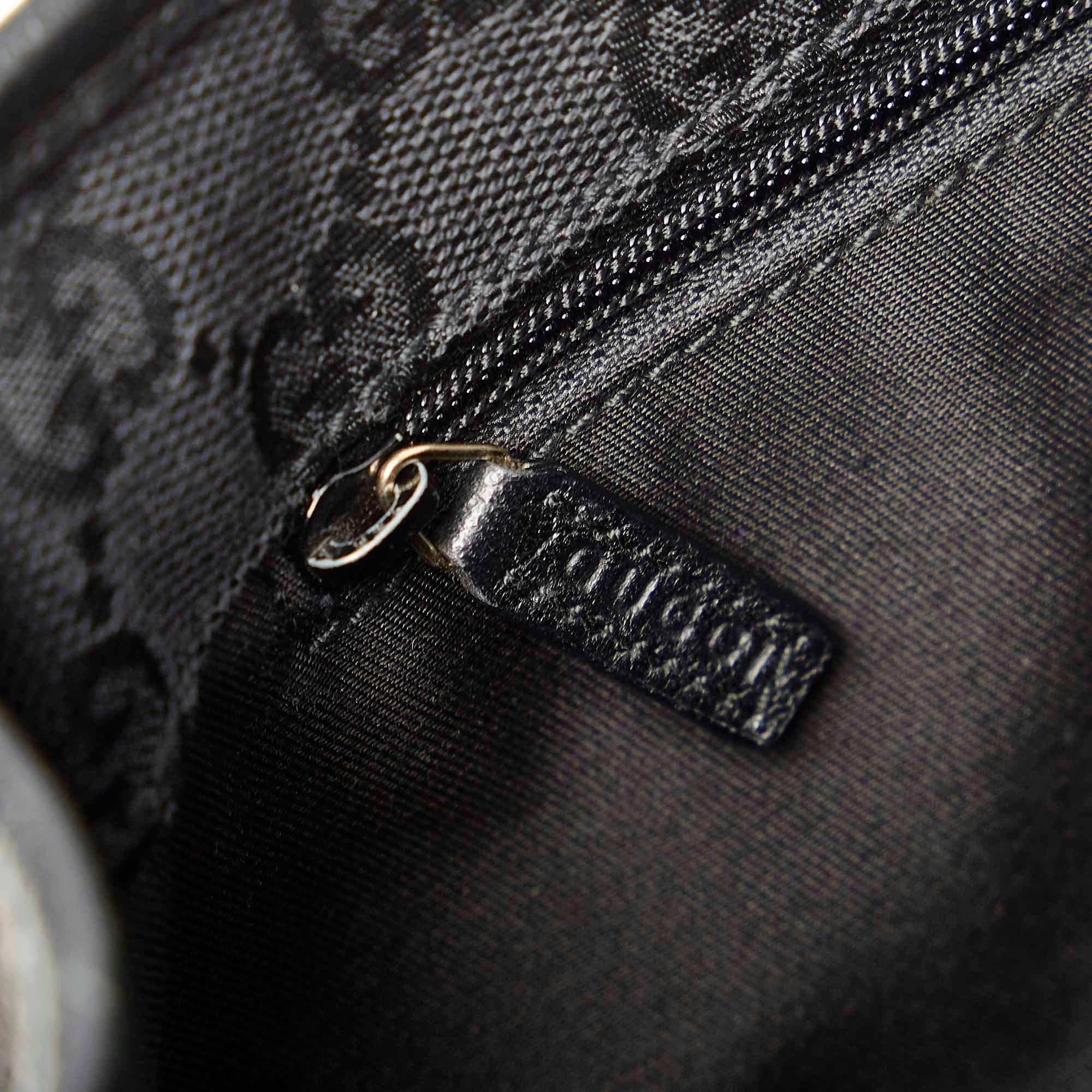 Gucci Pelham Leather Shoulder Bag (SHG-21218)