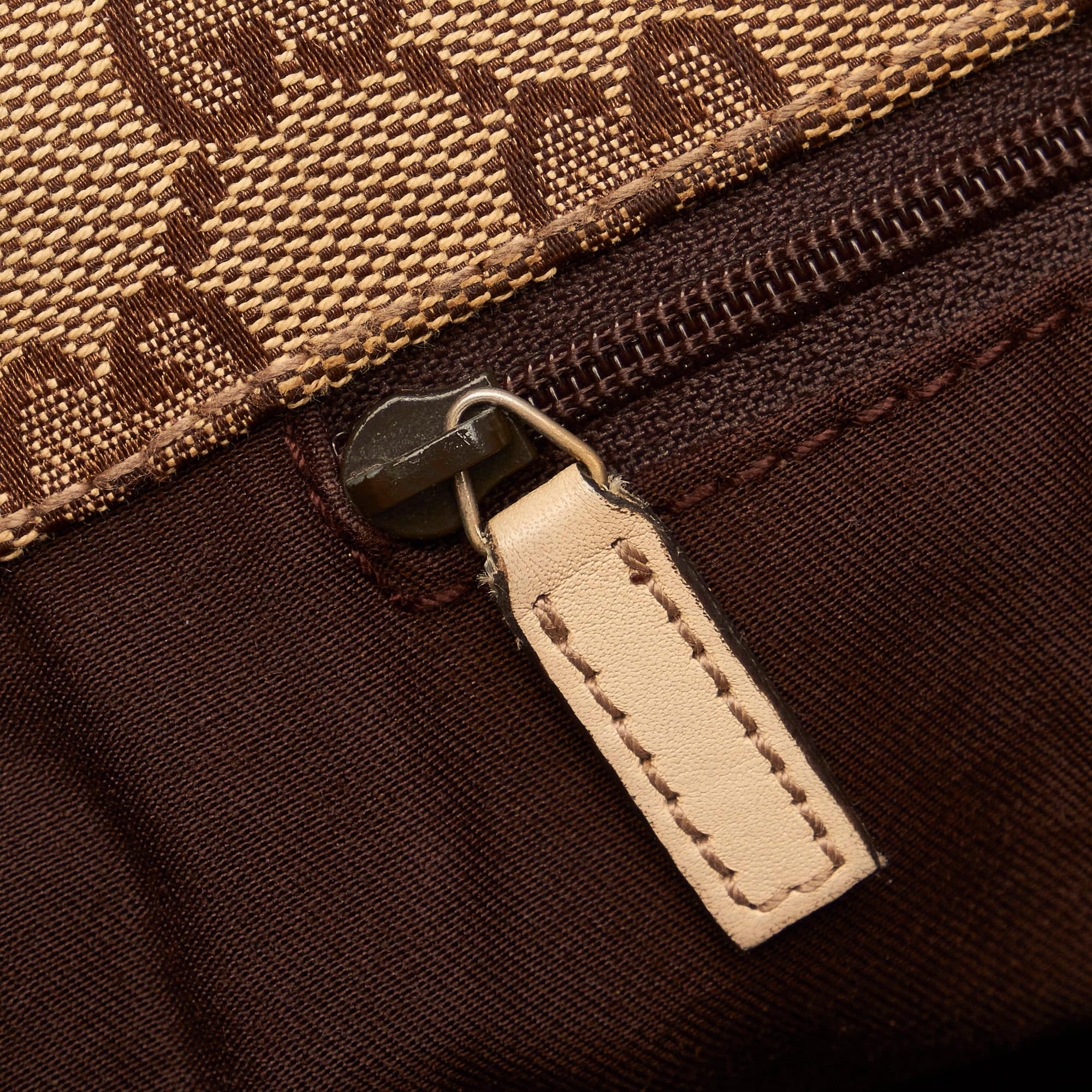 Gucci Pelham Leather Shoulder Bag (SHG-32813)