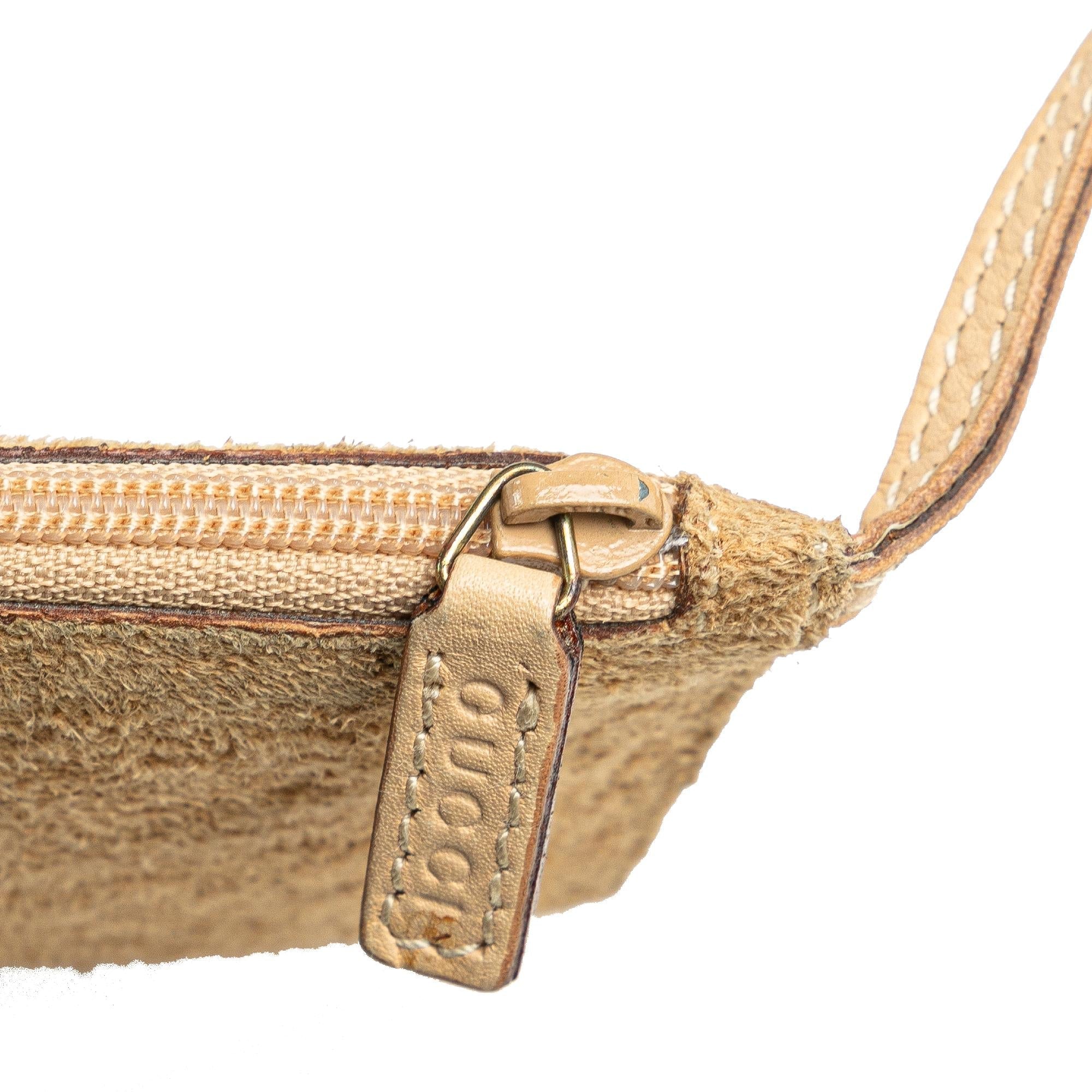 Gucci Perforated Leather Shoulder Bag (SHG-lPr0aq)