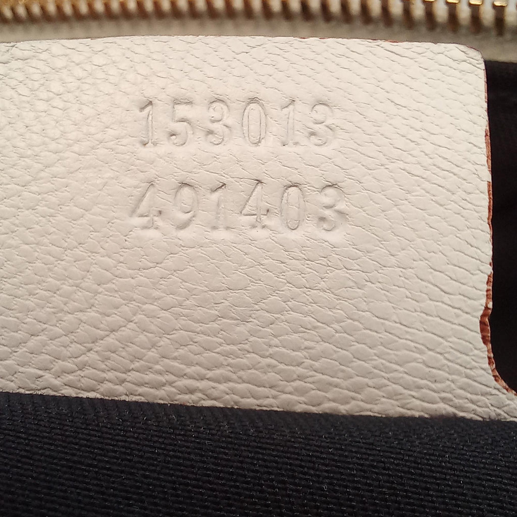 Gucci Small Capri Shoulder Bag (SHG-e3FxIu)