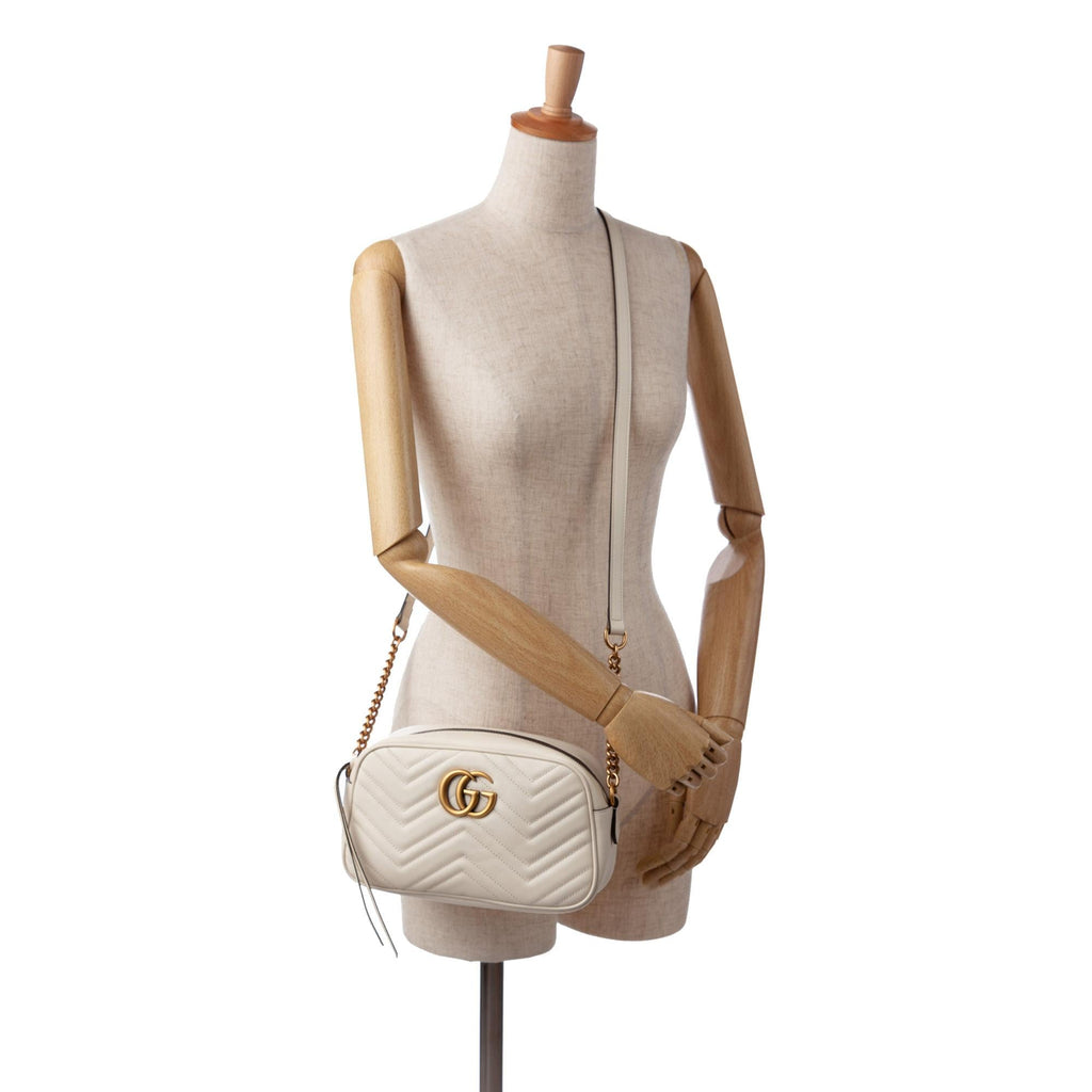 Gucci Small GG Marmont Crossbody Bag (SHG-A87tyz)