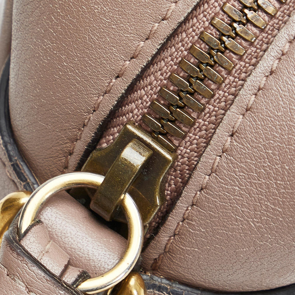 Gucci Small GG Marmont Matelasse Crossbody Bag (SHG-hny90r)