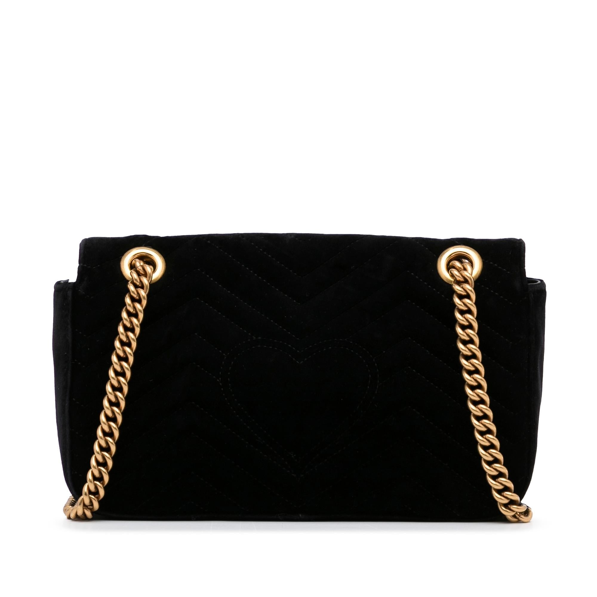 Gucci Small GG Marmont Matelasse Crossbody (SHG-UKnsD6)