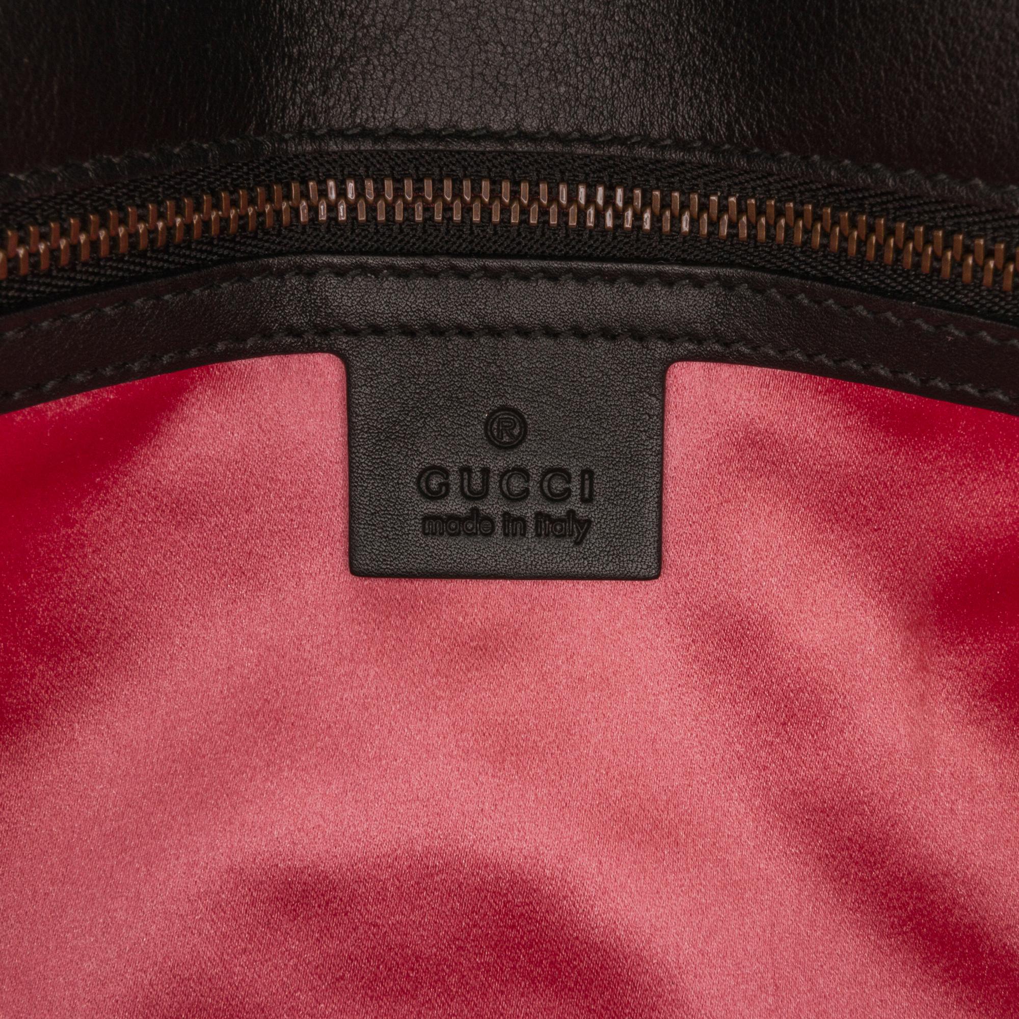 Gucci Small GG Marmont Matelasse Crossbody (SHG-UKnsD6)