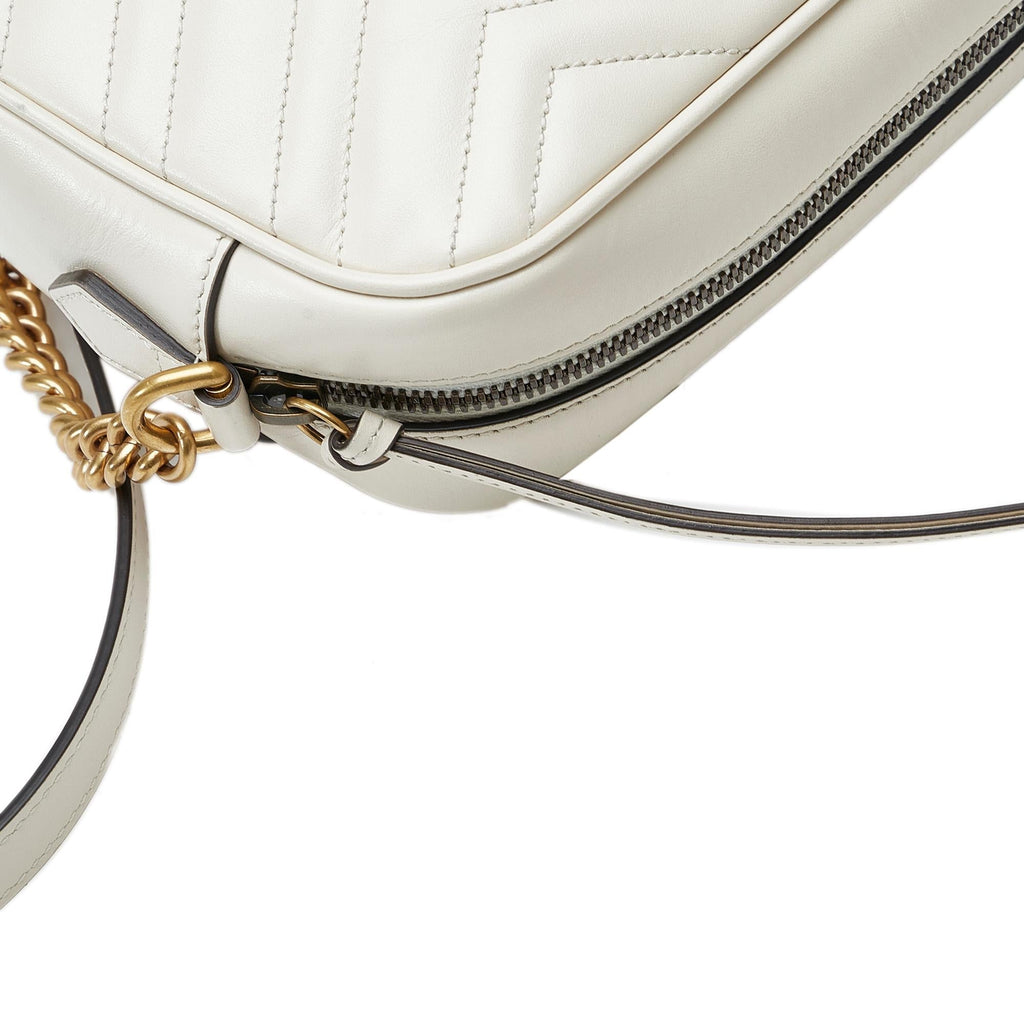 Gucci Small GG Marmont Matelasse Crossbody (SHG-WnmqBb)