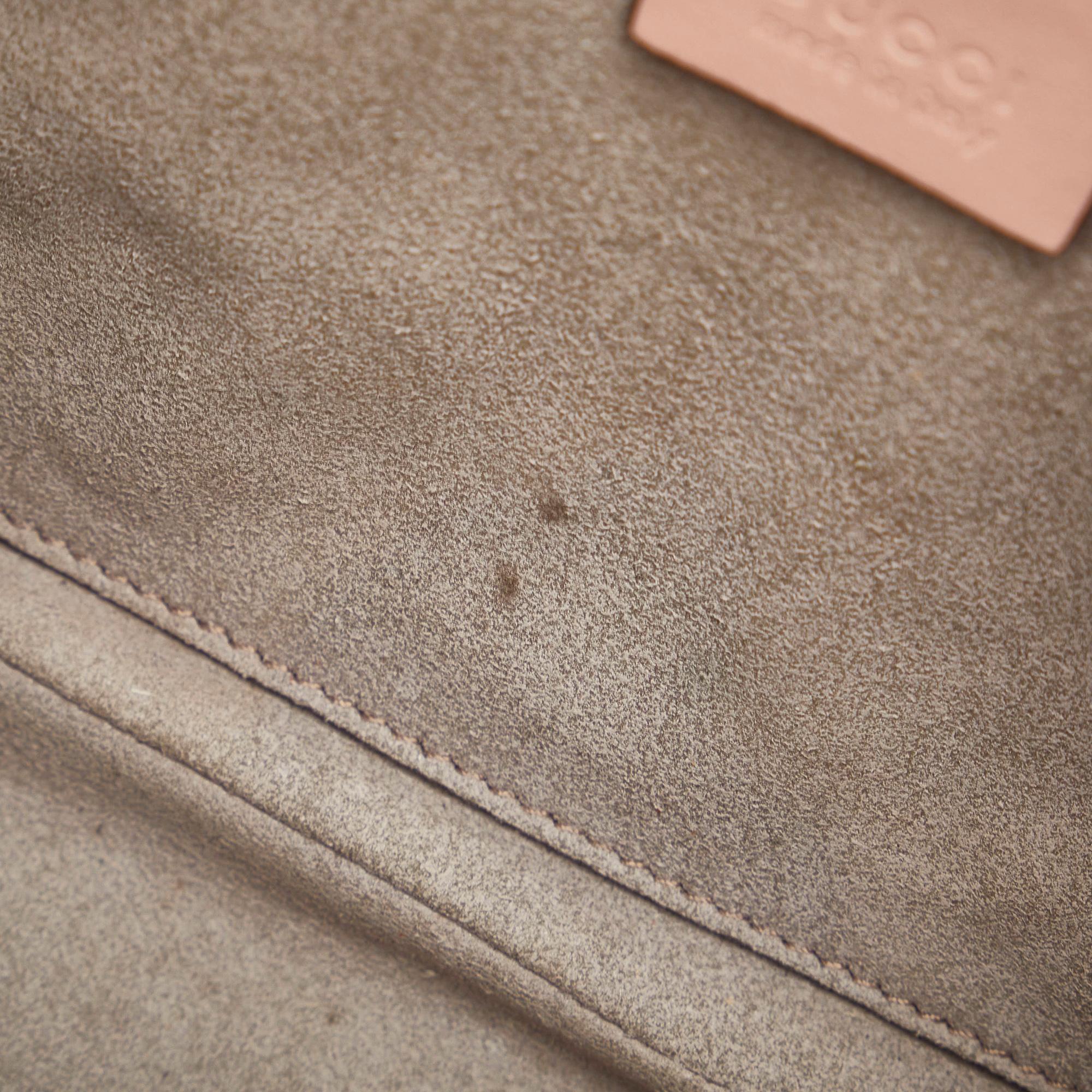 Gucci Small GG Marmont Matelasse Crossbody (SHG-FhRX5G)