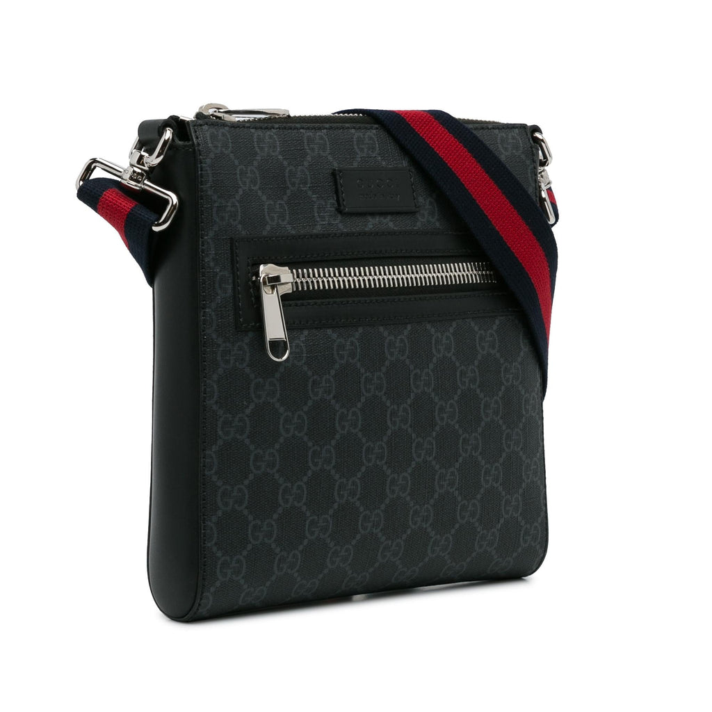 Gucci Small GG Supreme Messenger Bag (SHG-v3moky)