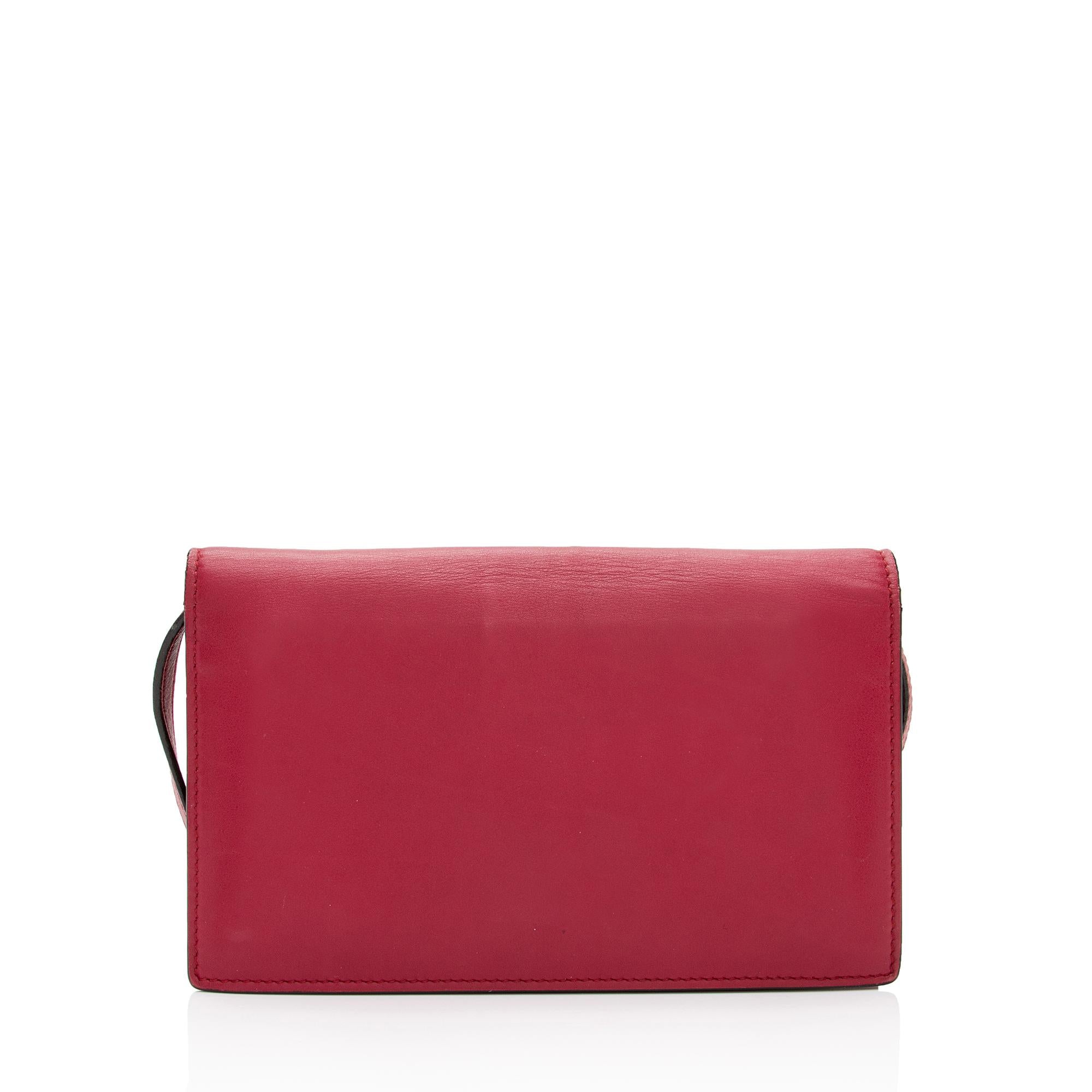Gucci Smooth Calfskin Interlocking G Wallet on Strap (SHF-poz1cn)