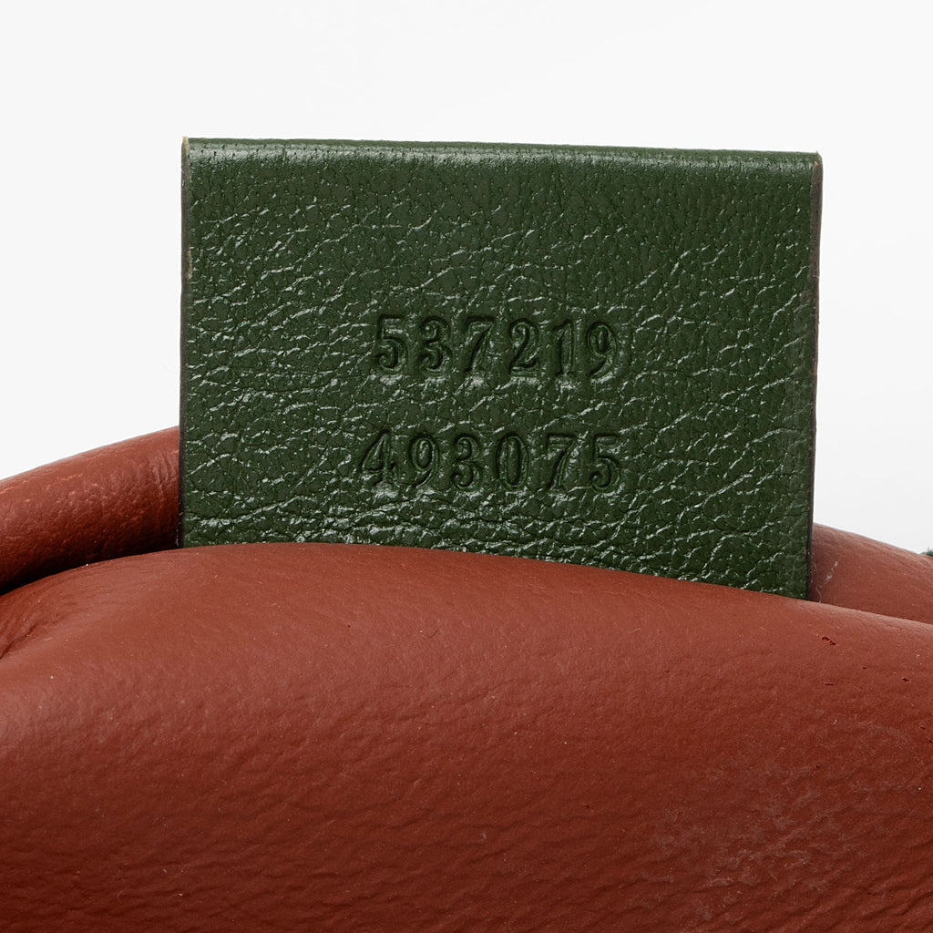 Gucci Suede Pochette (SHF-qbbjql)
