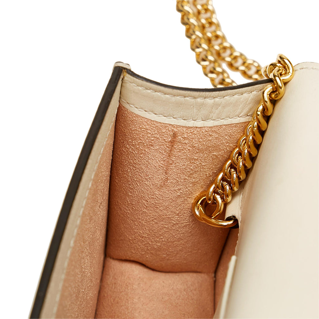 Gucci Super Mini Sylvie Crossbody Bag (SHG-ifuEsg)