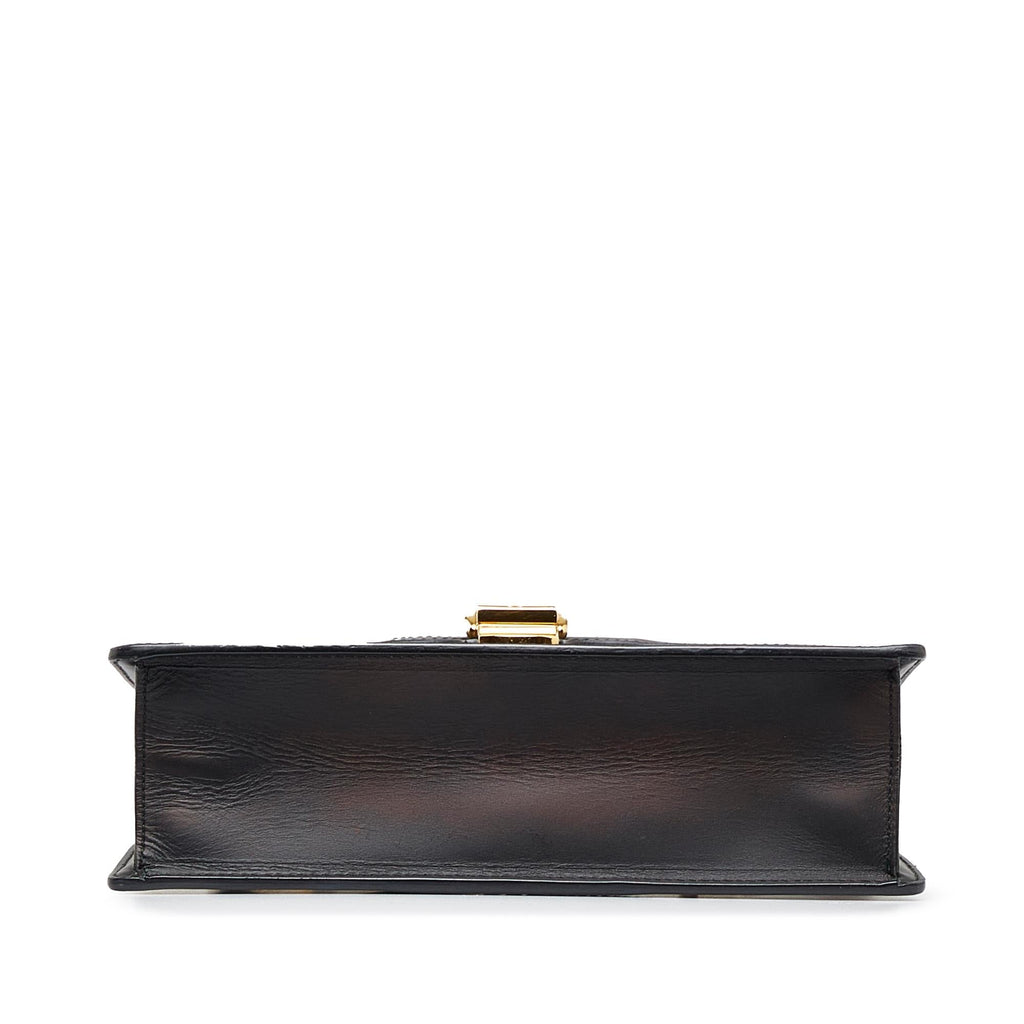 Gucci Sylvie Shoulder Bag (SHG-NFRbwn)