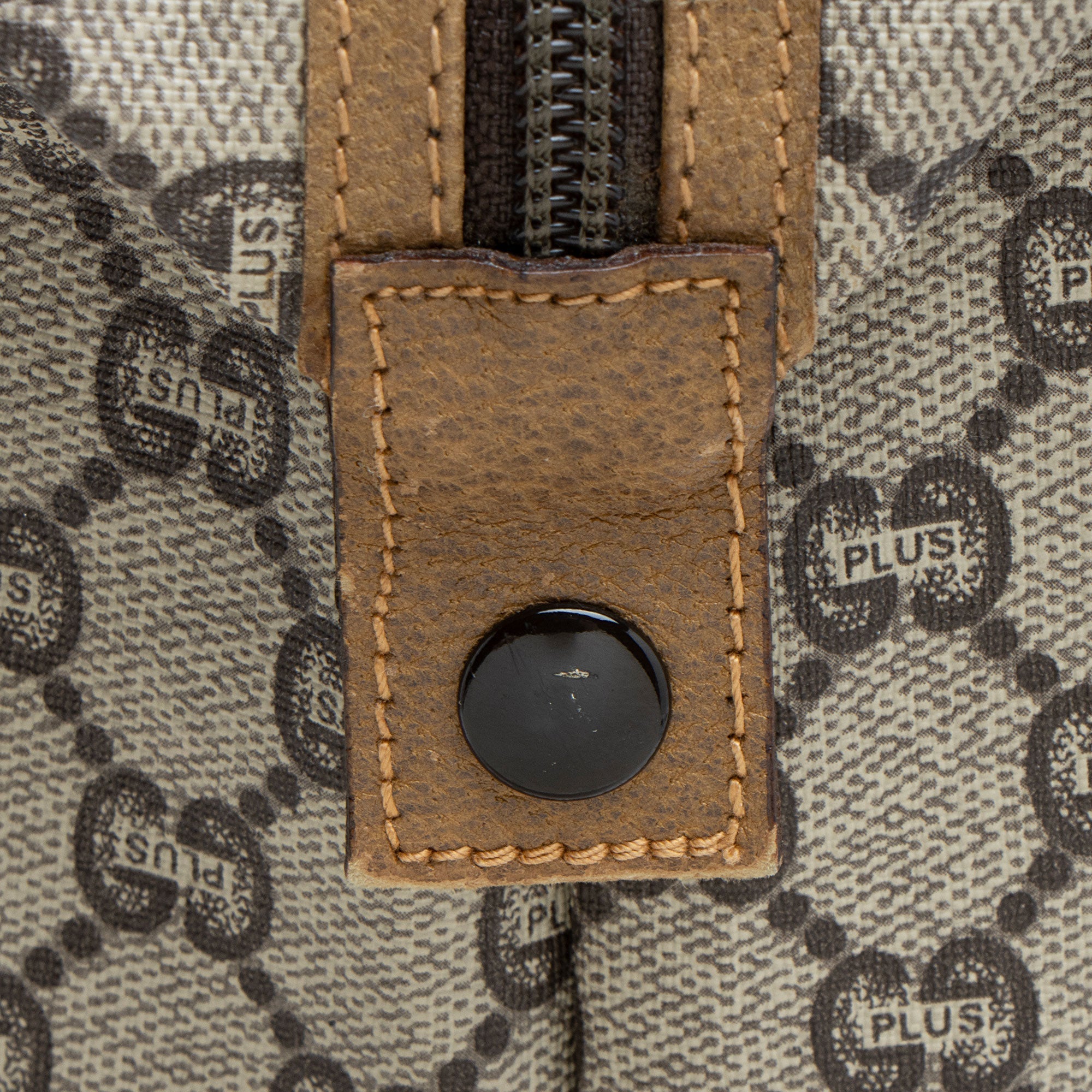 Gucci Vintage GG Plus Web Travel Tote (SHF-eJxKkp)