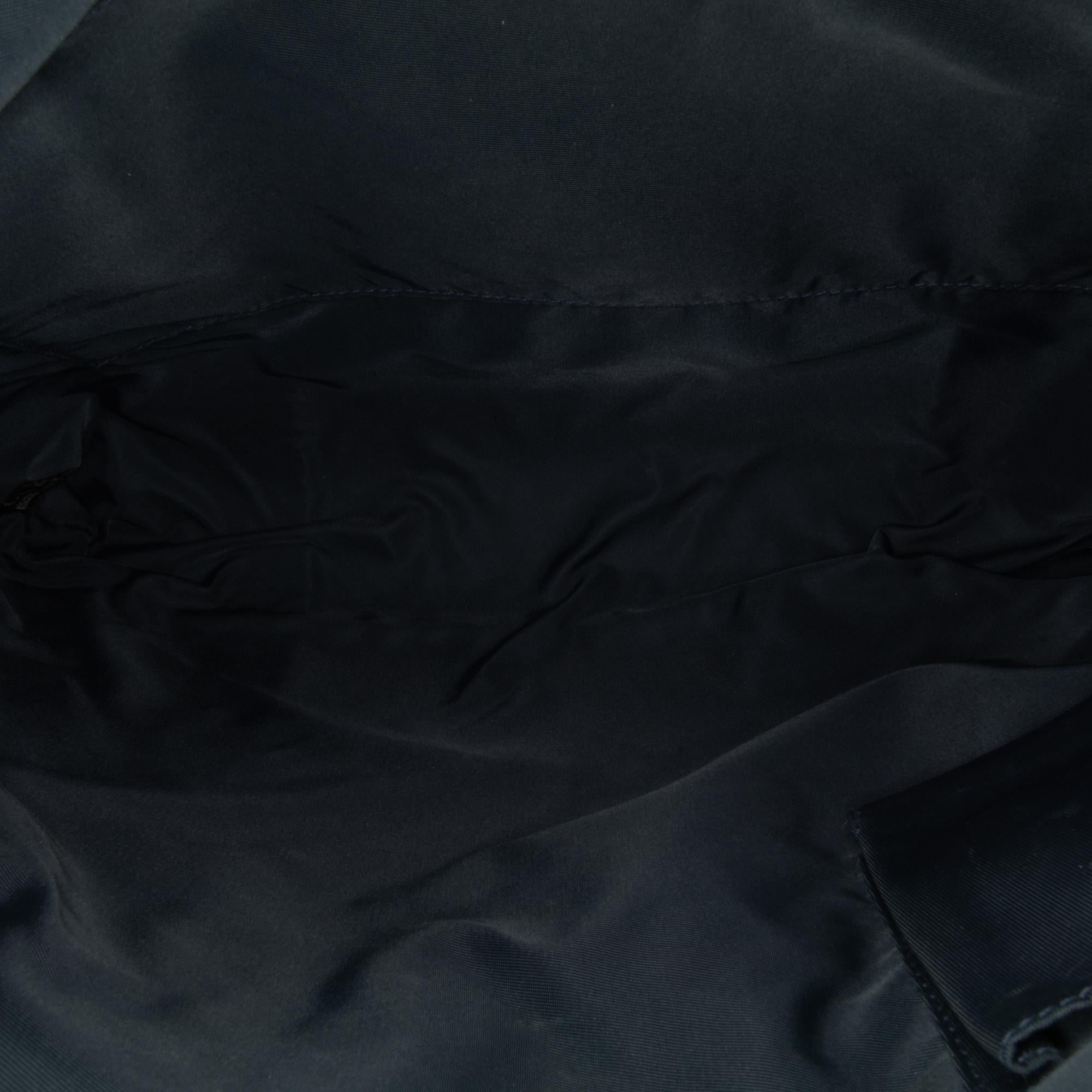 Gucci Web Crest Nylon Crossbody (SHG-RAJYVJ)