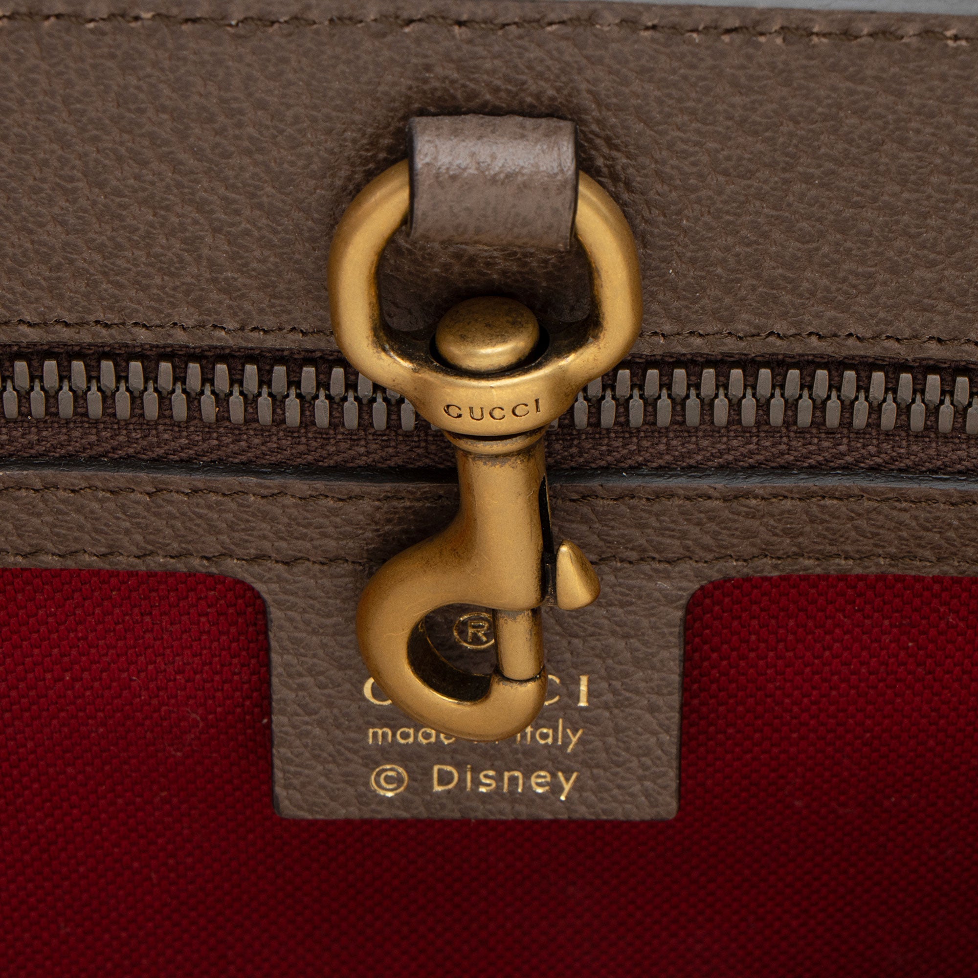 Gucci x Disney GG Supreme Donald Duck Medium Tote (SHF-2Aw3L3)