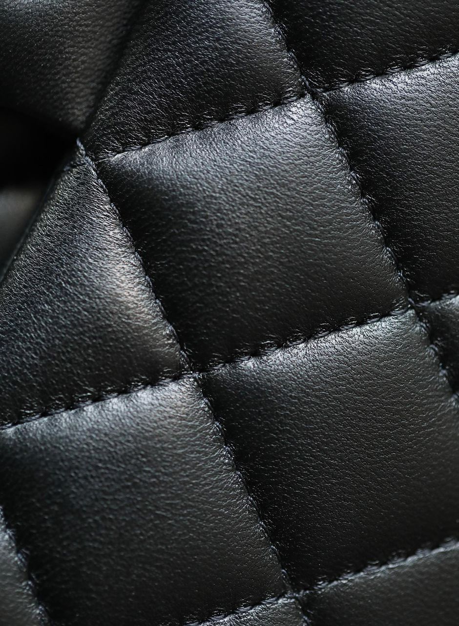 Chanel timeless classic Flap bag siLouis Vuittoner hardware