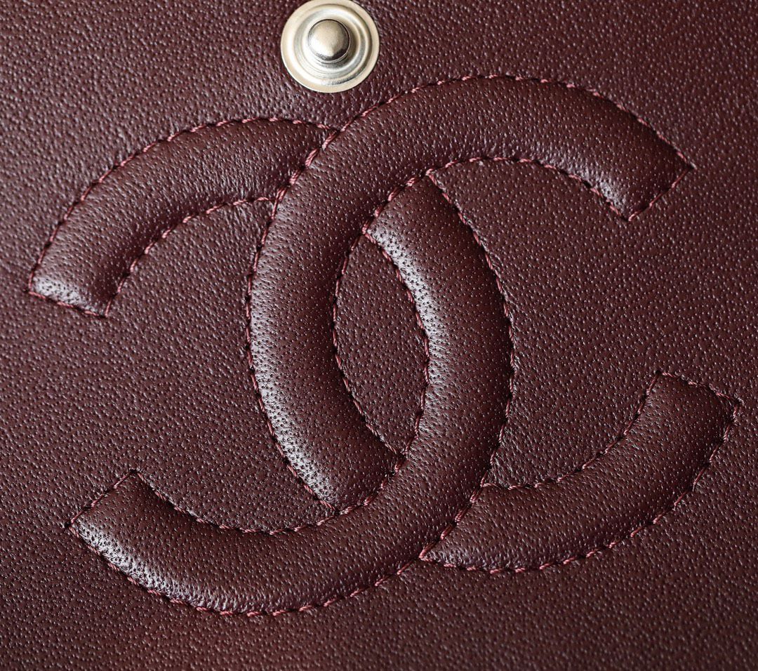 Chanel timeless classic Flap bag siLouis Vuittoner hardware
