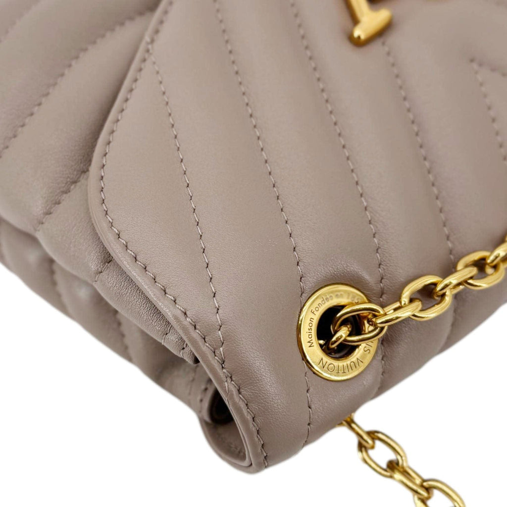 LOUIS VUITTON New Wave Chain MM Calfskin Leather Shoulder Bag Beige