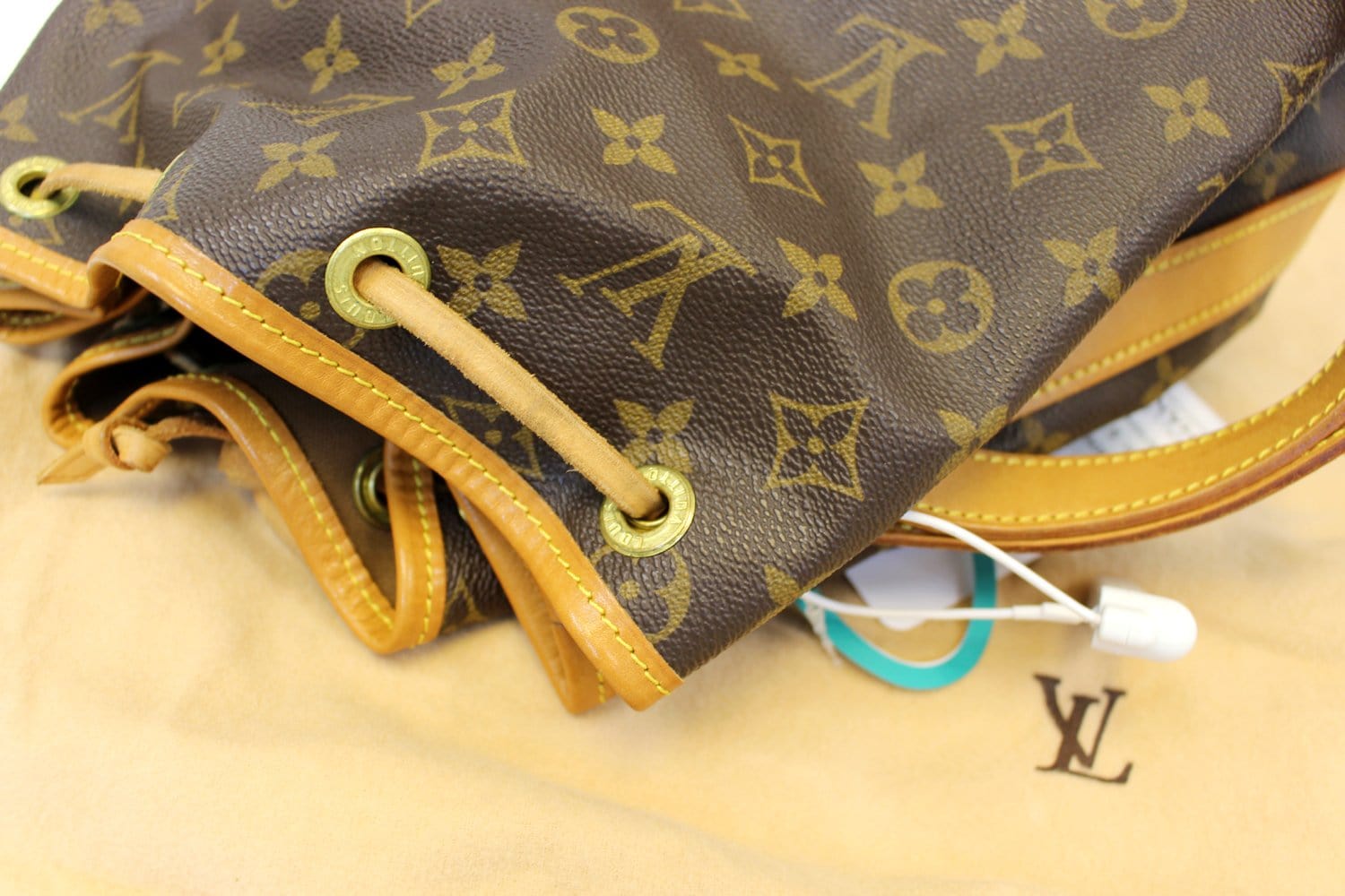 LOUIS VUITTON Monogram Canvas Noe Large Shoulder Bag