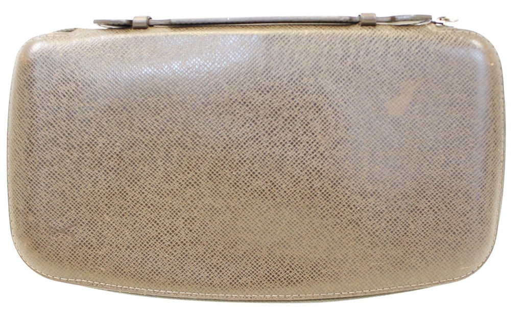 LOUIS VUITTON Atoll Organizer Taiga Wallet