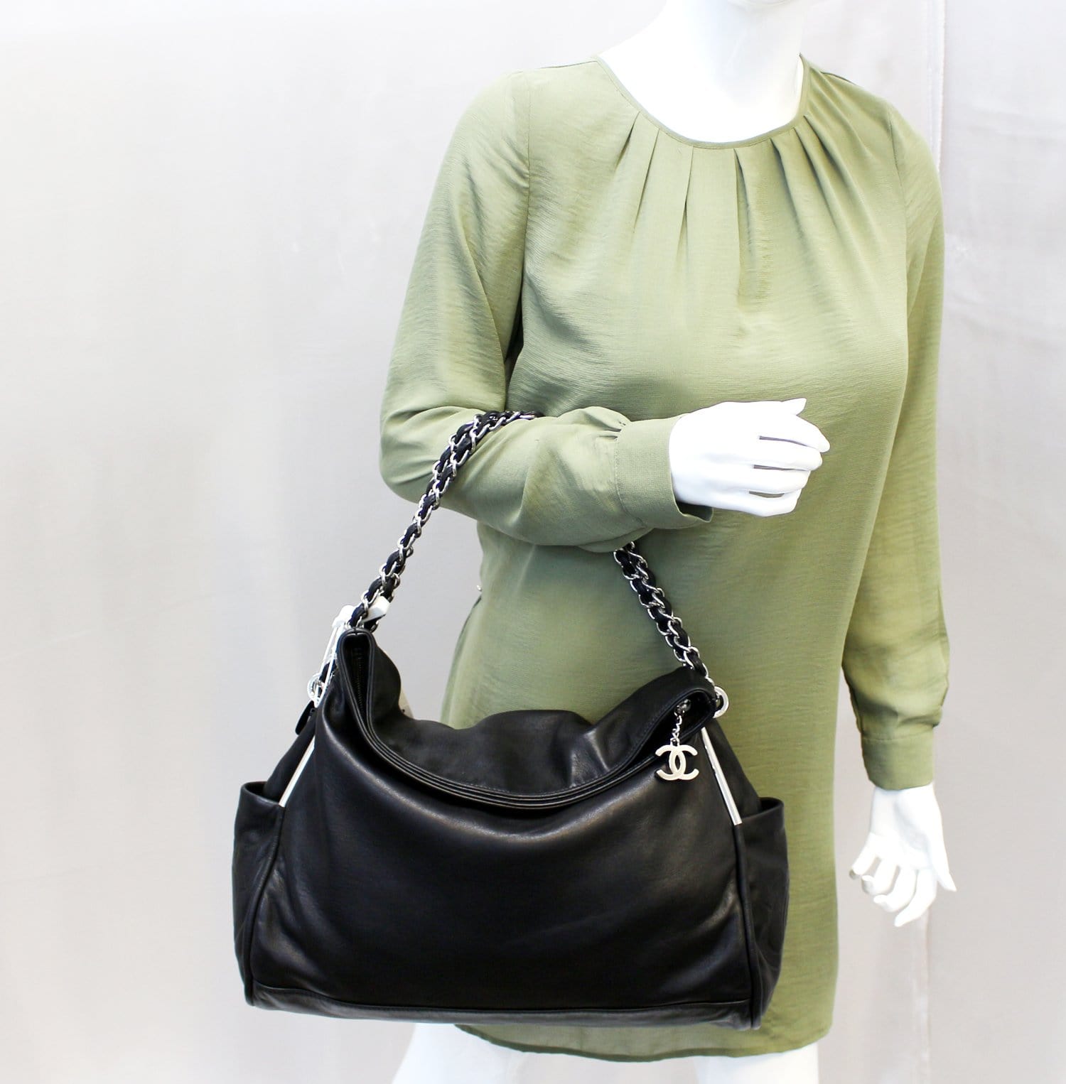 Chanel Shoulder Bag Black  Leather - CHANEL Bags