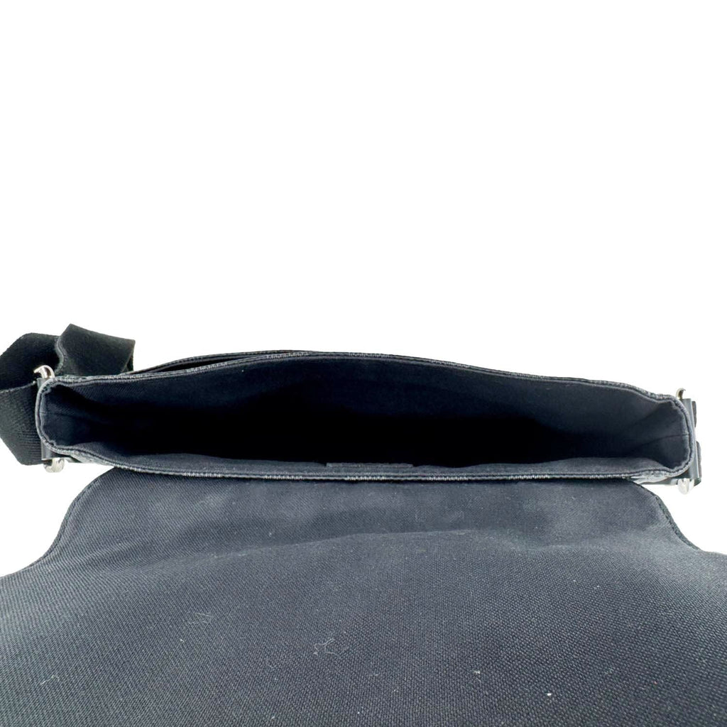 LOUIS VUITTON District MM Damier Graphite Messenger Bag Black