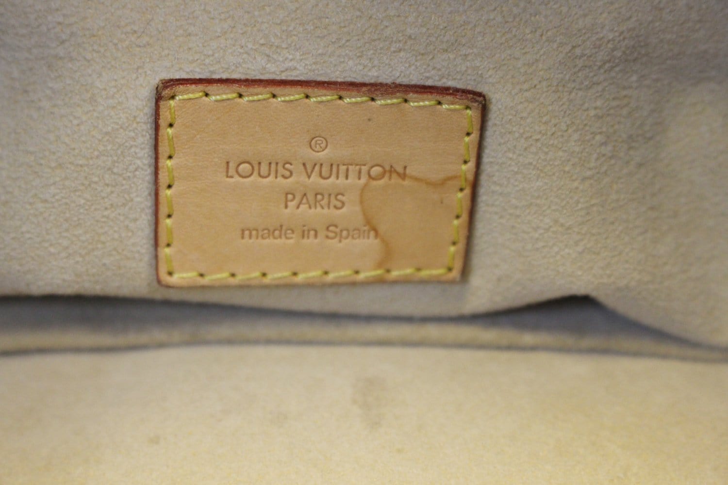 LOUIS VUITTON Artsy MM Monogram Canvas Hobo Shoulder Bag