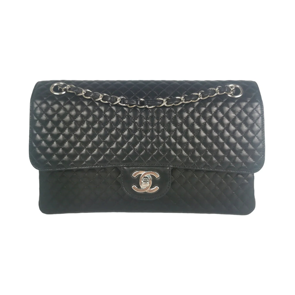 Chanel Classic Single Flap Medium Black Micro Lambskin SiLouis Vuittoner