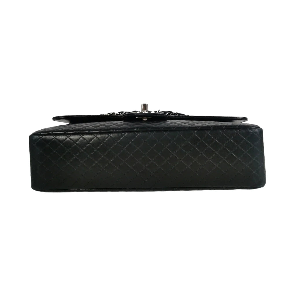 Chanel Classic Single Flap Medium Black Micro Lambskin SiLouis Vuittoner