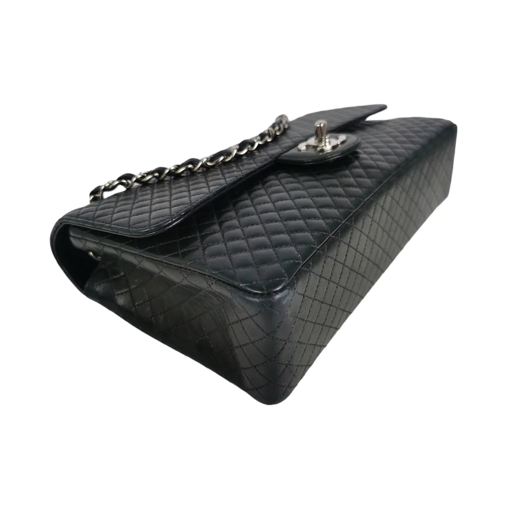 Chanel Classic Single Flap Medium Black Micro Lambskin SiLouis Vuittoner