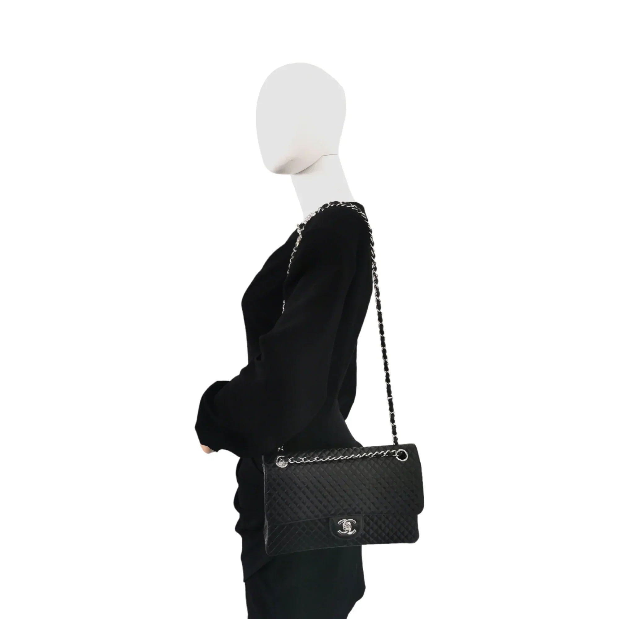 Chanel Classic Single Flap Medium Black Micro Lambskin SiLouis Vuittoner