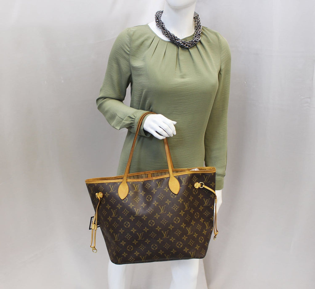 LOUIS VUITTON Monogram Neverfull MM Tote Shoulder Bag