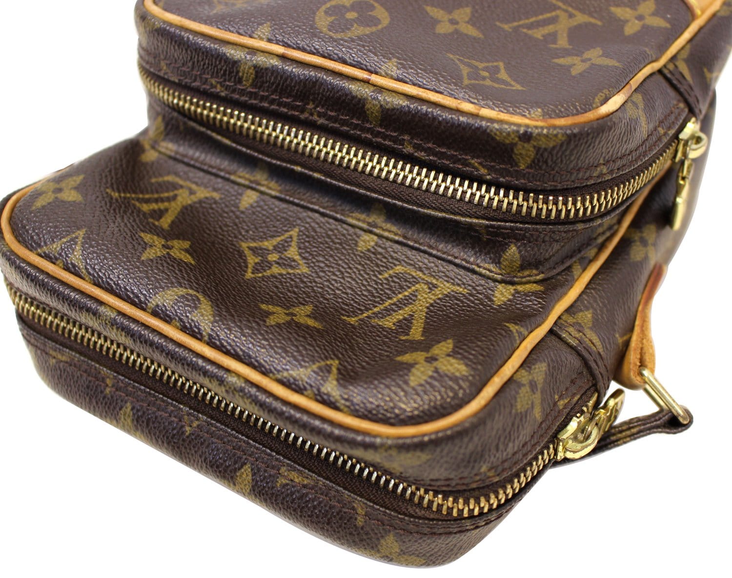 LOUIS VUITTON Monogram Canvas Amazone Crossbody Bag