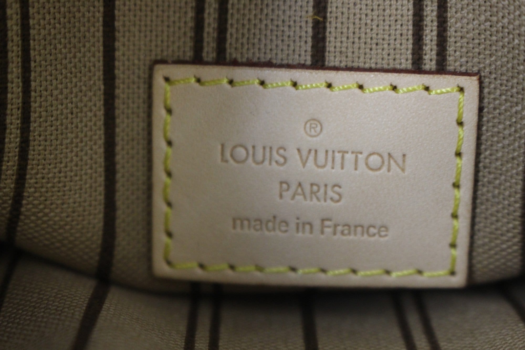 LOUIS VUITTON Monogram Canvas Pochette Wristlet Pouch Neverfull MM