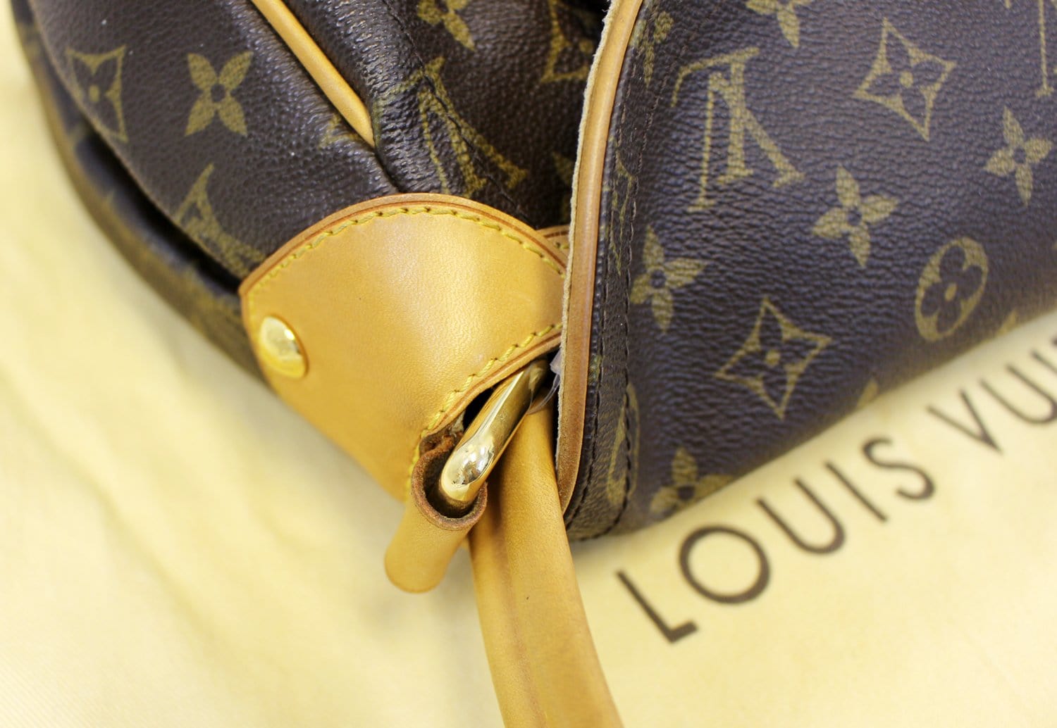 LOUIS VUITTON Monogram Canvas Beverly MM Shoulder Bag