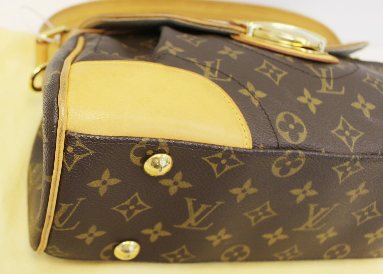 LOUIS VUITTON Monogram Canvas Beverly MM Shoulder Bag