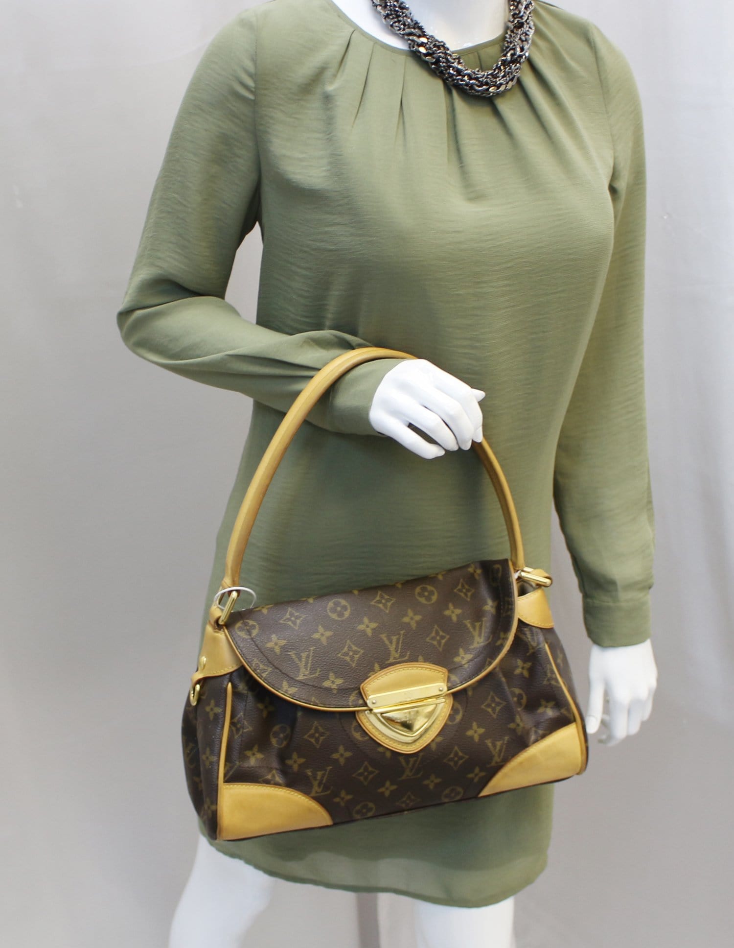 LOUIS VUITTON Monogram Canvas Beverly MM Shoulder Bag