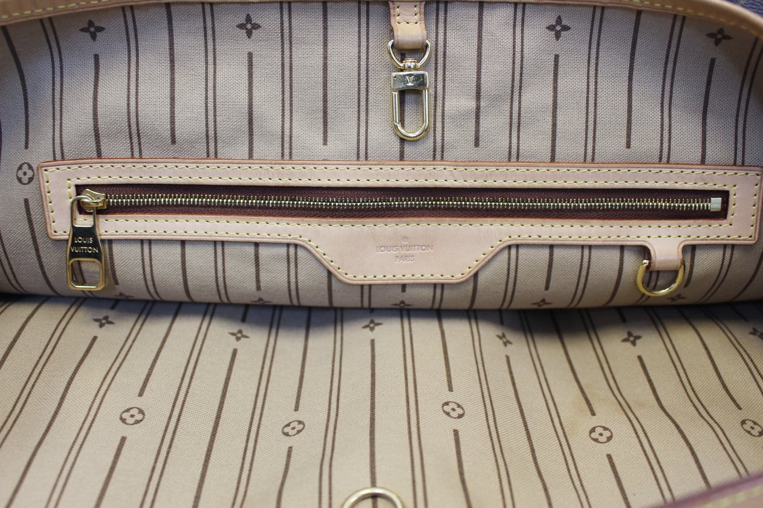 LOUIS VUITTON Monogram Canvas Delightful GM Shoulder Bag