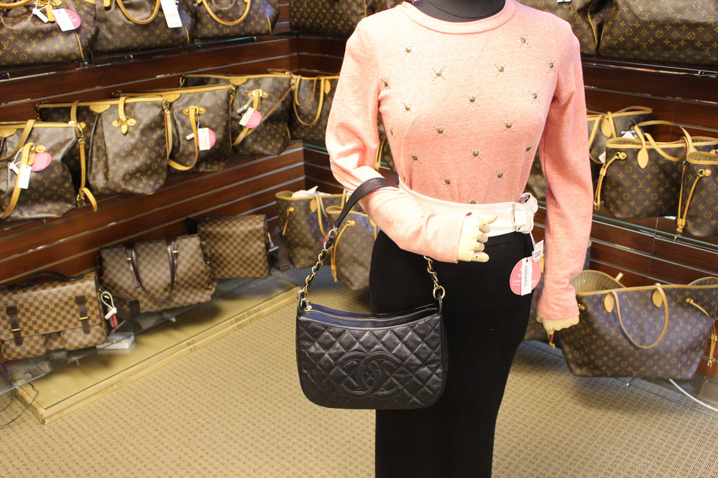 Chanel Shoulder Bag - CHANEL Sac Divers Caviar Leather Large Handbag