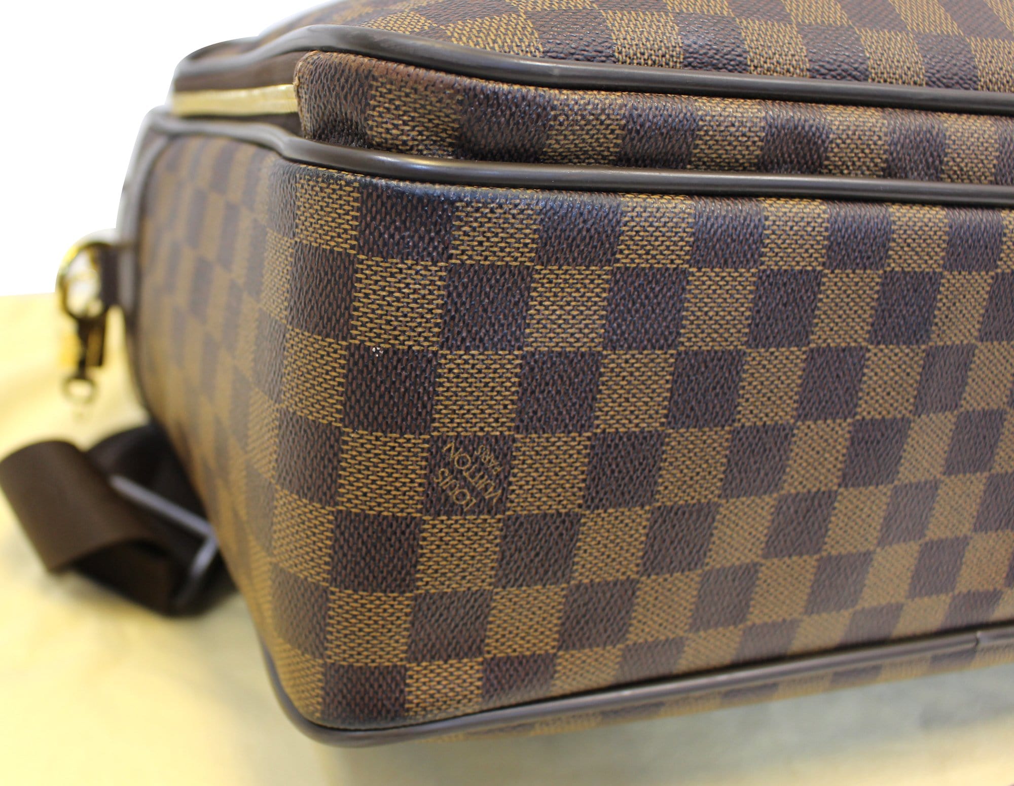 LOUIS VUITTON Damier Ebene Icare Travel Bag