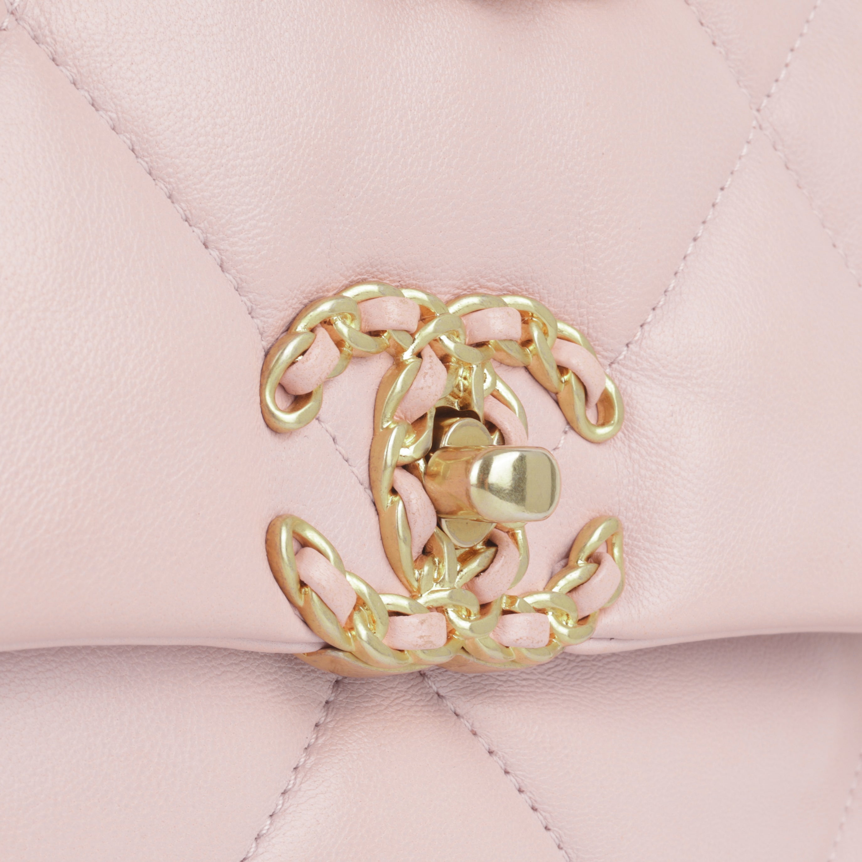 Chanel 19 - Small