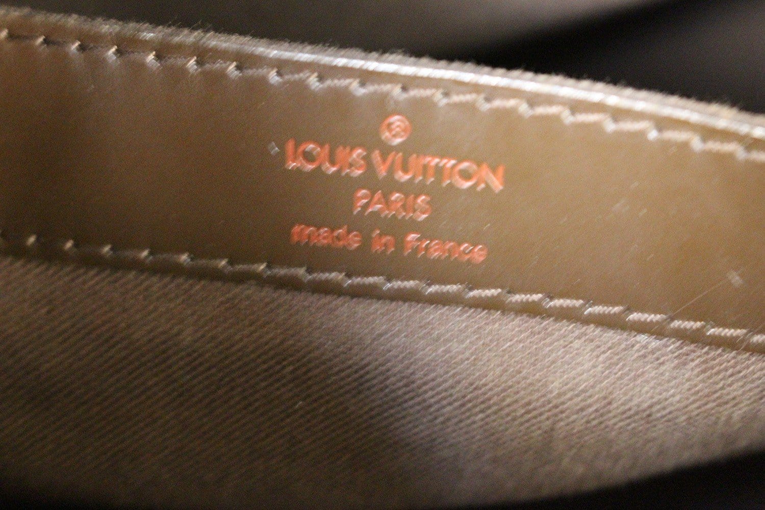 LOUIS VUITTON Naviglio Damier Ebene Messenger Bag