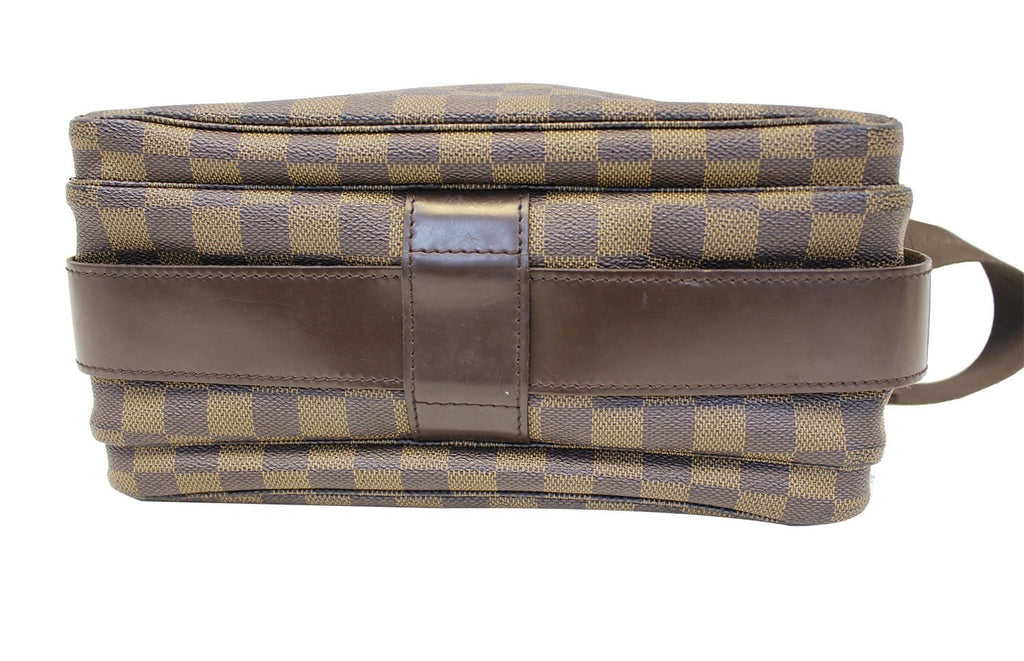 LOUIS VUITTON Naviglio Damier Ebene Messenger Bag